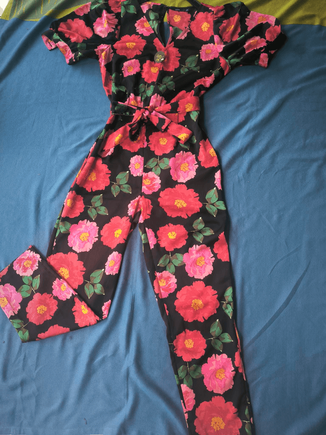Bodysuit Combinaison-Pantalon Élégant - Noir et Rouge fleuri